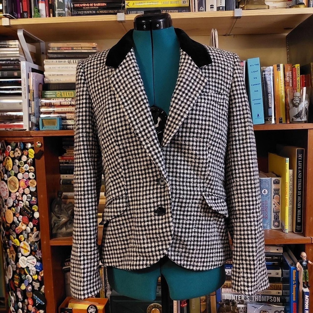 Vintage black and white houndstooth blazer with a black velvet collar